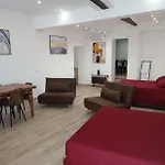 Octavia Apartment